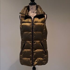 Bronze Puffer Vest with Zipper